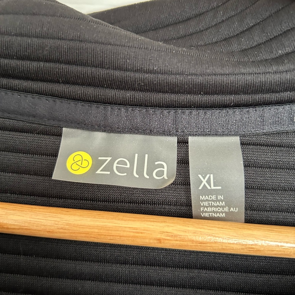 Zella black zip up jacket size XL - Picture 2 of 5